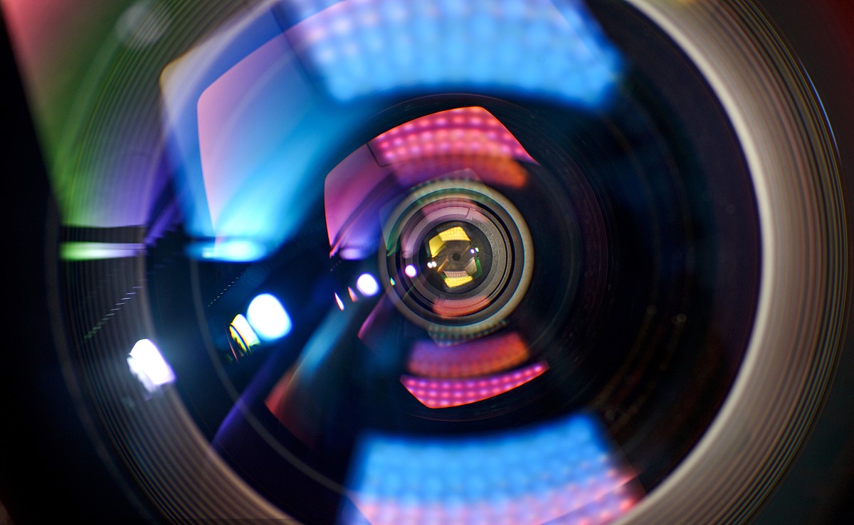 ANSYS | 通过欧拉液膜模型预测并优化车灯结霜